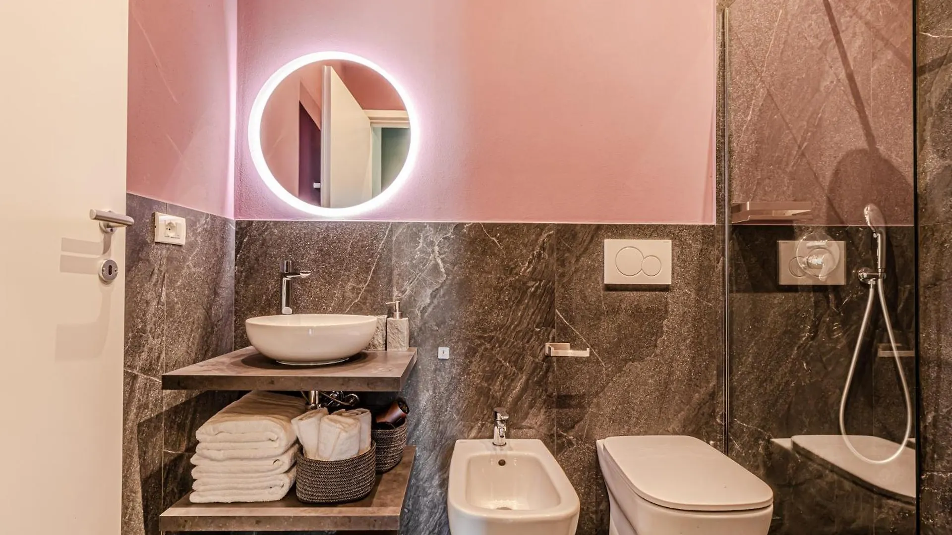 Apartmán Moonlight Stylish Central, Hospital & Station Livorno Itálie